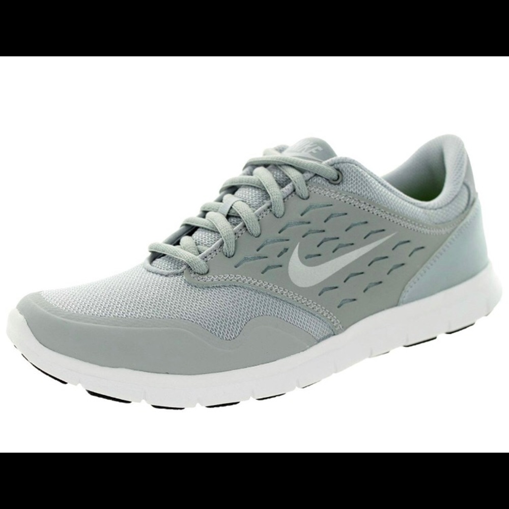 NIKE Orive Sneakers (size 9.5)